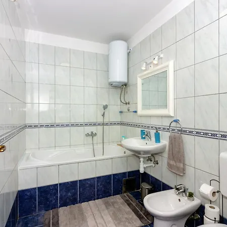 Apartment Znjan *