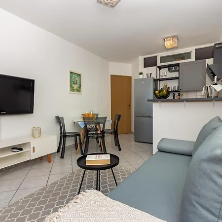 Apartment Znjan Split